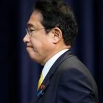 首相の「休日」８月１０日の内閣改造後１３日　働きづめ、官僚ら悲鳴／ネット「仕事ができない人の典型」「そんなに働いて５類一つできない」「働けば働くだけ日本が沈む」￼